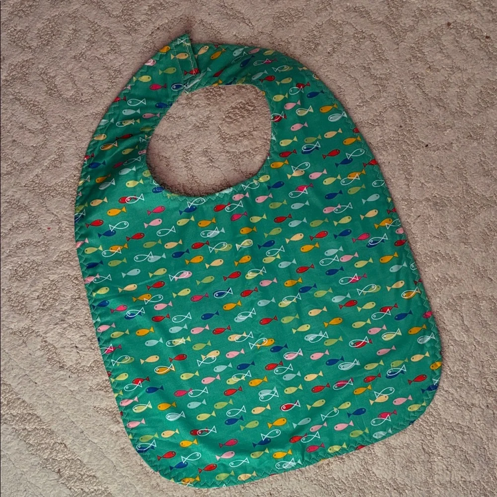 NWOT Colorful Fish Pattern Kids Bib